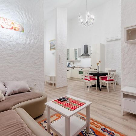 Apartments Villa Kameja Donji Okrug  Kamer foto